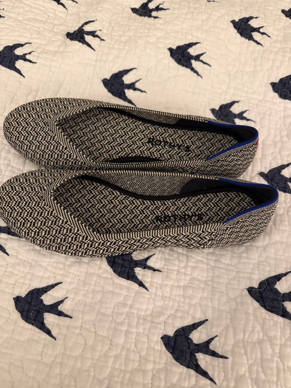 Rothy's size 8 NWOT Women's Textured Black & White Slip-On Flats - Picture 5 of 5
